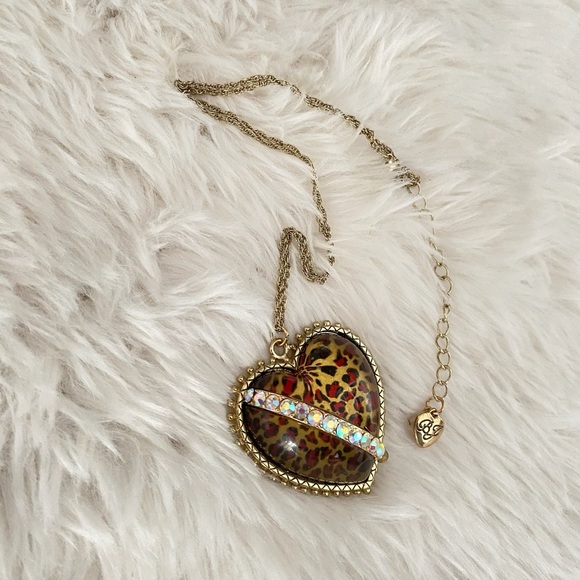 Betsey Johnson Leaping Leopards Heart Pendant Necklace New - Picture 6 of 7